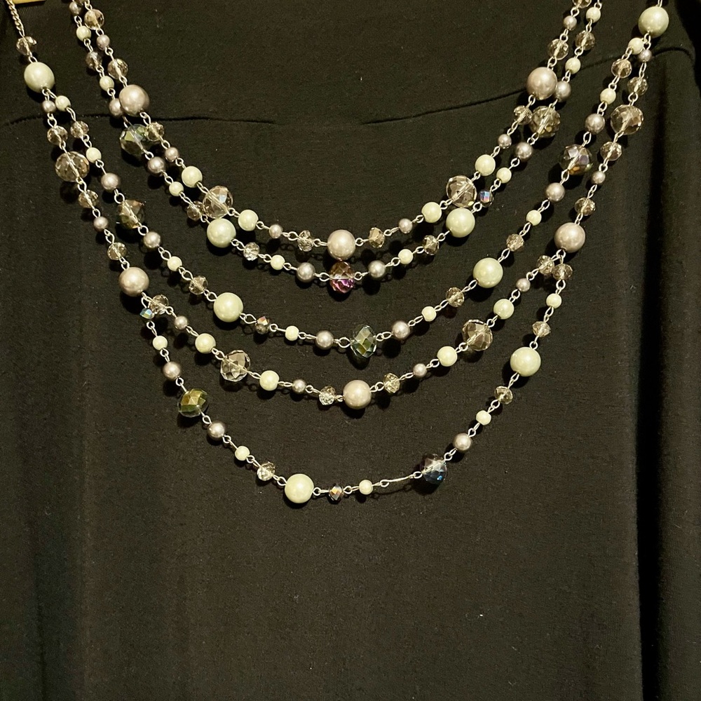 Elegant vintage Multi-Layered Pearl/Crystal Necklace